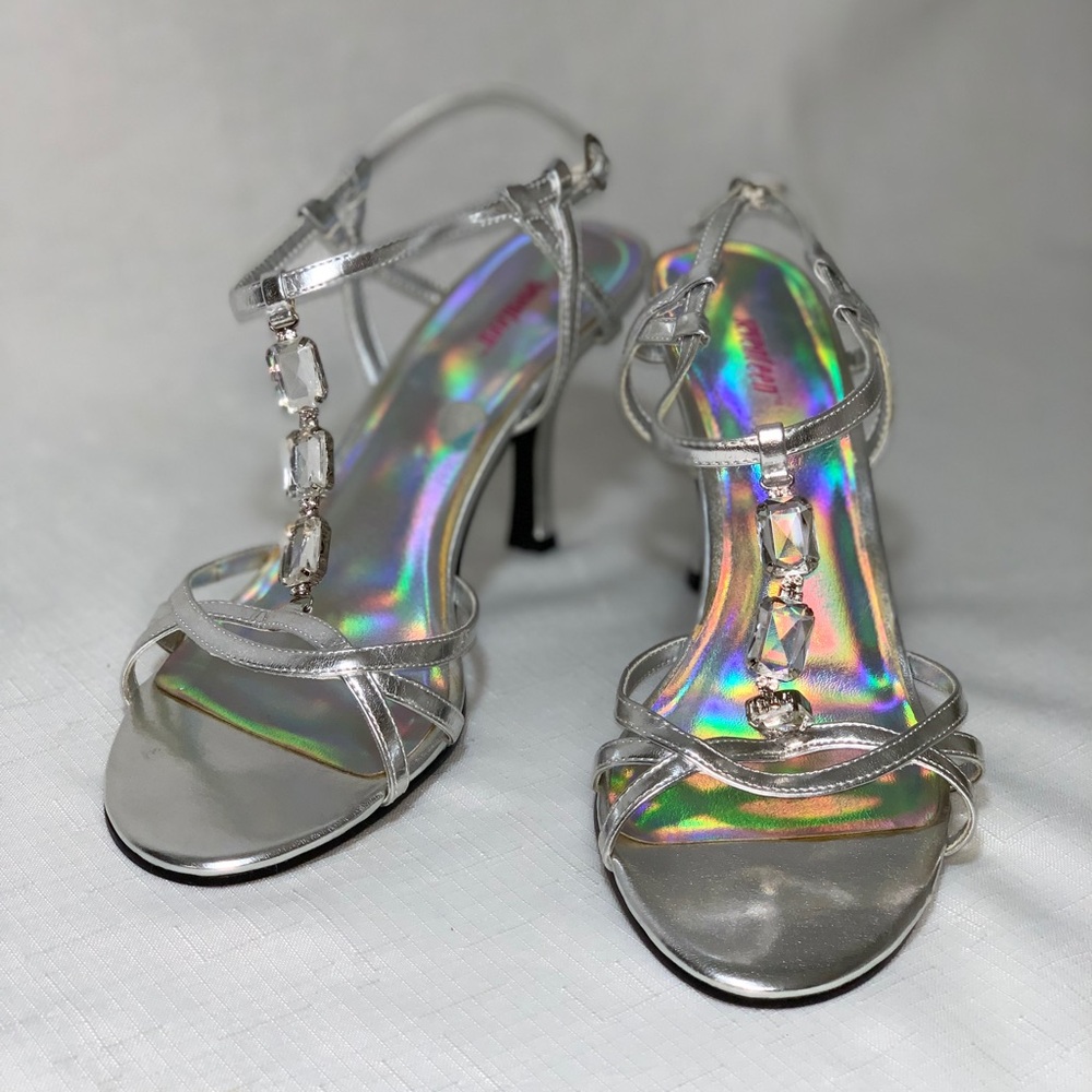 Strappy Heels Women’s 8M Sandals Rhinestones T Strap Dress Shoes Metallic Silver